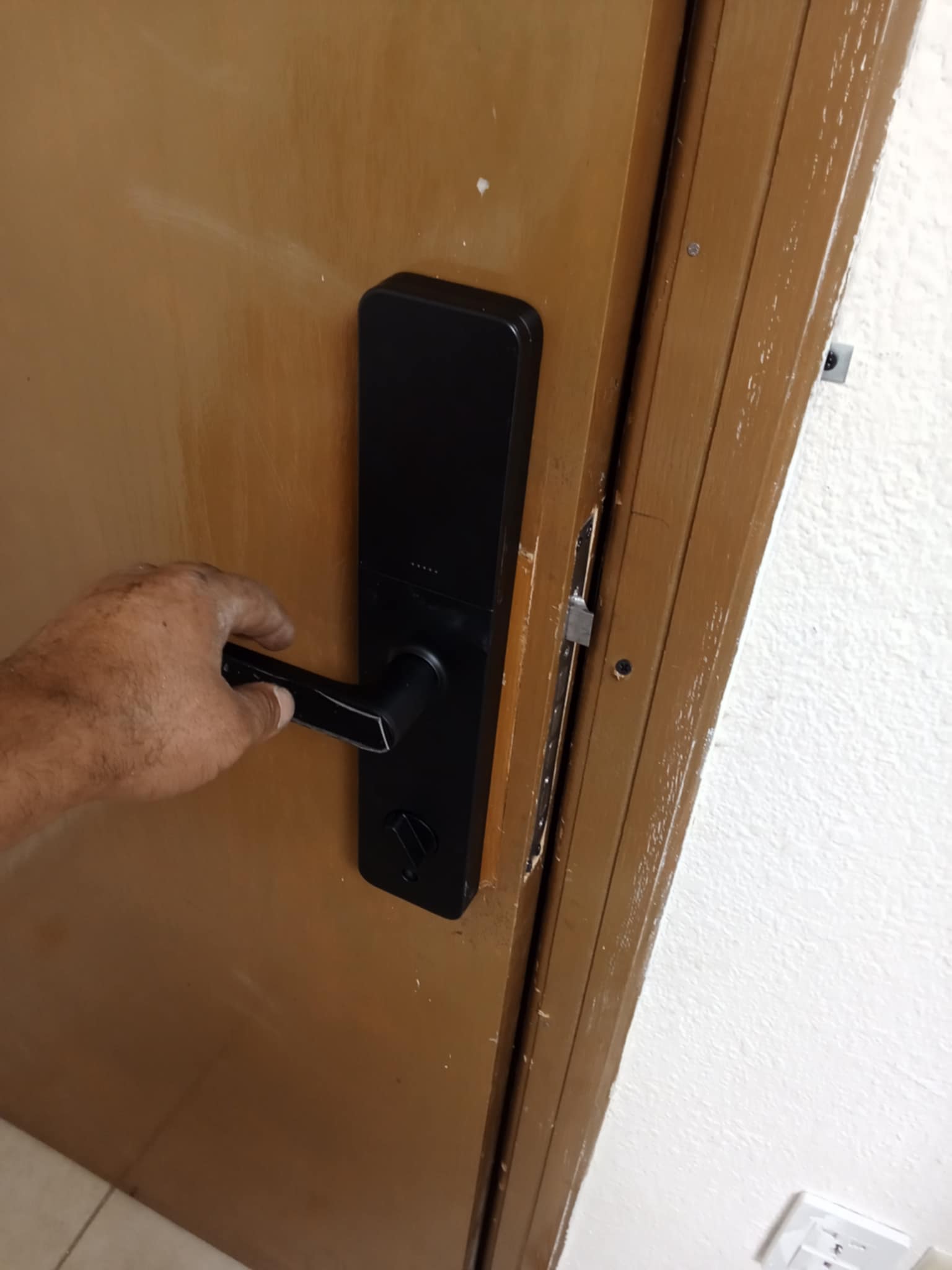 Read more about the article نجار فتح الابواب المغلقه بالدمام